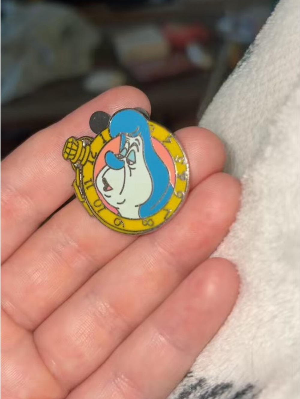 Disney 2007 Hidden Mickey "Alice Watch Collection" Caterpillar pin